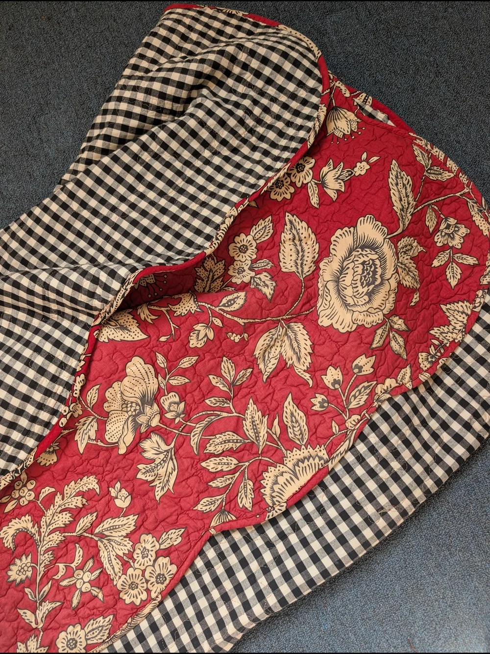 Floral Red Full/Queen Bedspread With Gingham Ruffle